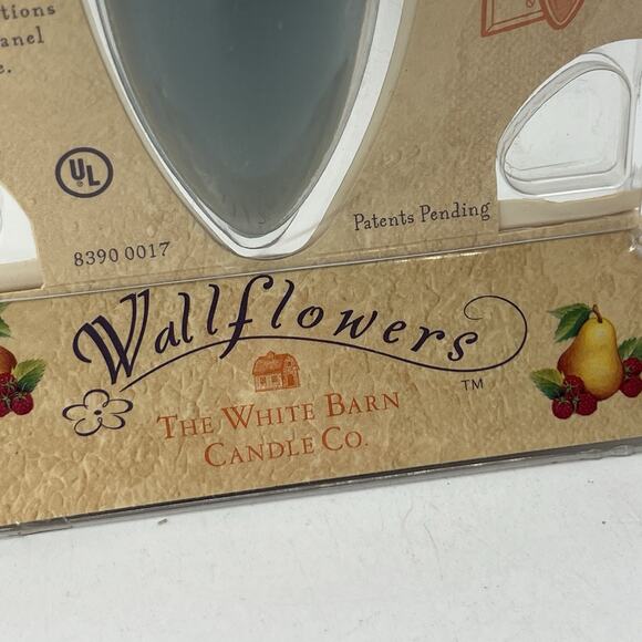Vintage White Barn Candle Co PEARBERRY Home Fragrance Diffuser Wallflower - Picture 2 of 5